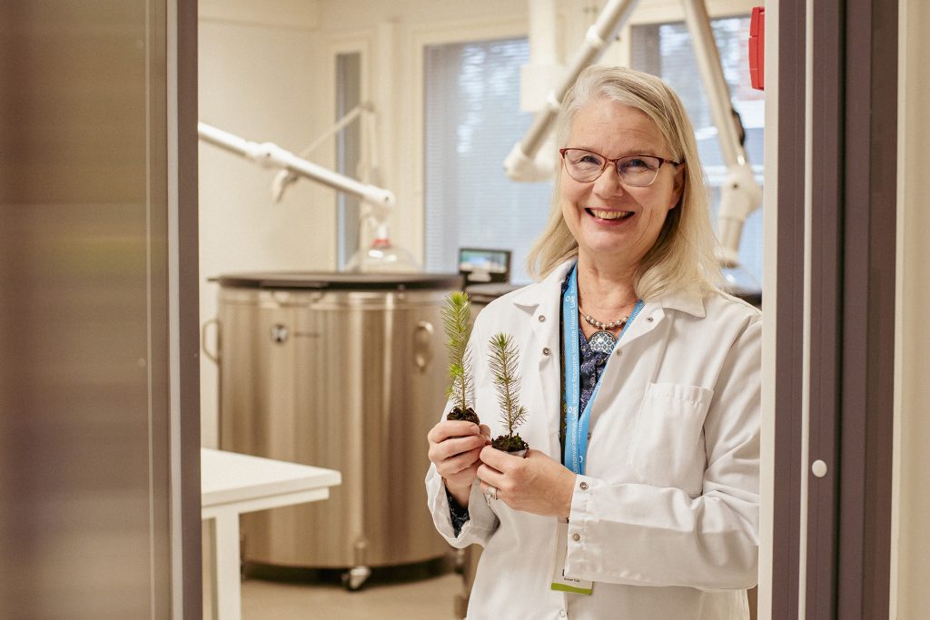 Kuvassa Tuija Aronen